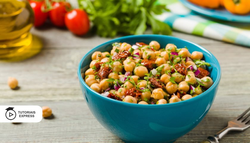 salada-de-grao-de-bico-com-atum